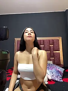 Snapshot of MiaTozier chatting on December 16, 2025, 12:20 pm MiaTozier online show from December 16, 2025, 12:20 pm