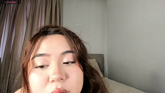 Mia Carmin online show from March 24, 2026, 6:35 am