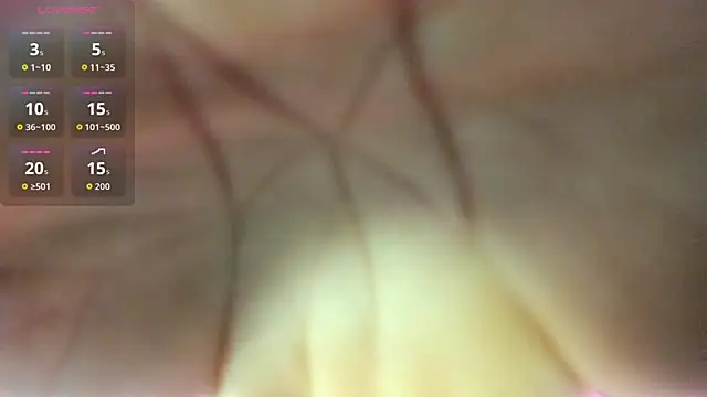 Snapshot of Sophia_Moons_ chatting on June 9, 2026, 2:01 am Sophia Moons online show from June 9, 2026, 2:01 am