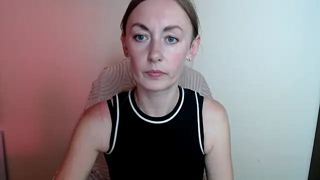 Snapshot of LiaSeass_ chatting on July 1, 2026, 12:27 pm LiaSeass online show from July 1, 2026, 12:27 pm