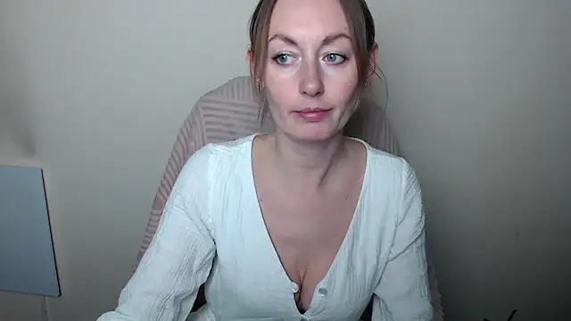 LiaSeass  online show from April 8, 2026, 12:17 pm