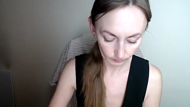 Snapshot of LiaSeass_ chatting on June 26, 2026, 12:00 pm LiaSeass online show from June 26, 2026, 12:00 pm