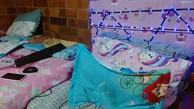 LunaVinxxen online show from February 13, 2026, 4:34 am