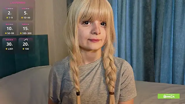 Snapshot of HarleyHeat chatting on December 17, 2025, 7:57 am HarleyHeat online show from December 17, 2025, 7:57 am