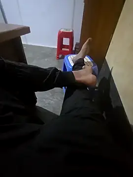 SHARIF12123 online show from April 8, 2026, 4:52 pm