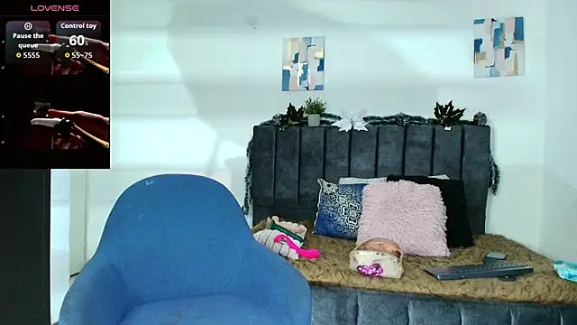 Snapshot of Laura_hotmilf chatting on December 16, 2025, 12:20 pm Laura hotmilf online show from December 16, 2025, 12:20 pm