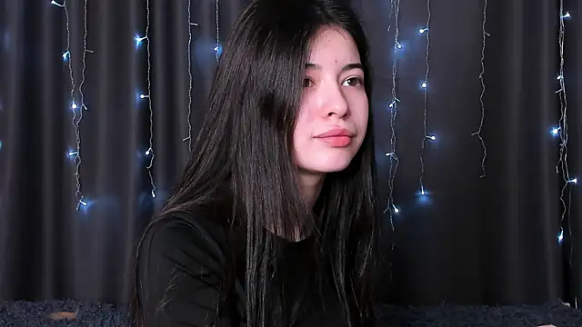 Snapshot of LisaColee chatting on August 9, 2026, 8:59 pm LisaColee online show from August 9, 2026, 8:59 pm