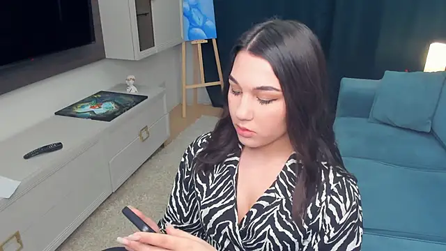 Snapshot of HienBiddie chatting on December 20, 2025, 9:45 am HienBiddie online show from December 20, 2025, 9:45 am