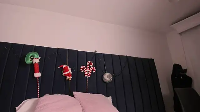 Snapshot of milk_rain chatting on December 22, 2025, 11:54 am milk rain online show from December 22, 2025, 11:54 am