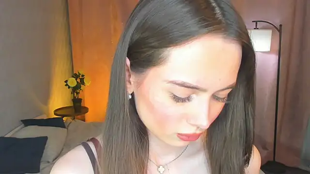 YvonneRobes online show from March 30, 2026, 7:04 pm