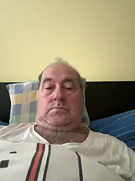 Snapshot of csikar chatting on June 1, 2026, 6:13 am csikar online show from June 1, 2026, 6:13 am