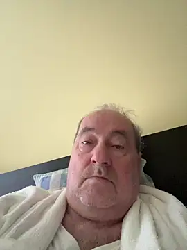 Snapshot of csikar chatting on May 18, 2026, 4:40 am csikar online show from May 18, 2026, 4:40 am