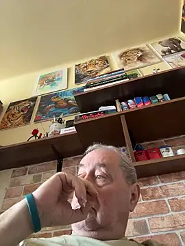 Snapshot of csikar chatting on April 18, 2026, 9:00 am csikar online show from April 18, 2026, 9:00 am