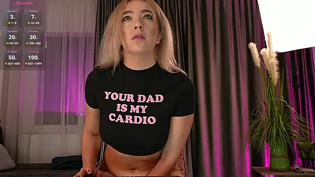 creampussyy online show from November 18, 2025, 7:28 pm