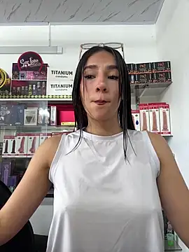 Snapshot of lunaluxury22 chatting on May 8, 2026, 1:26 pm lunaluxury22 online show from May 8, 2026, 1:26 pm