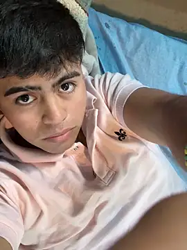 ElNene68017 online show from May 24, 2026, 7:47 pm