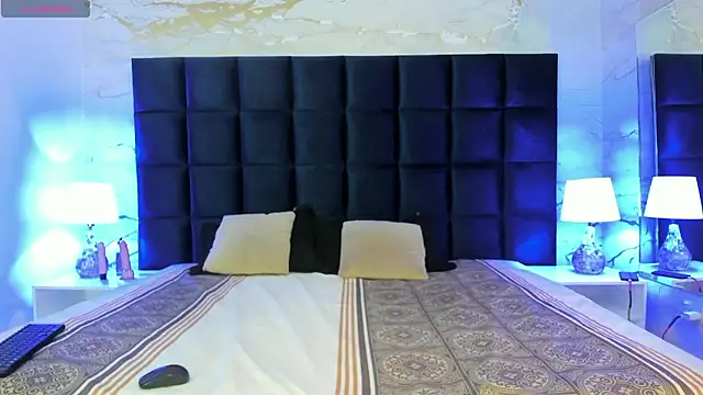 Snapshot of Victoria01_ chatting on January 14, 2026, 12:58 am Victoria01 online show from January 14, 2026, 12:58 am