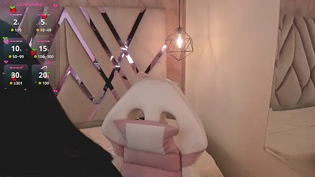 Snapshot of Lovely-martina chatting on February 5, 2026, 12:34 pm Lovely-martina online show from February 5, 2026, 12:34 pm