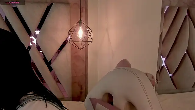 Snapshot of Lovely-martina chatting on February 4, 2026, 12:11 pm Lovely-martina online show from February 4, 2026, 12:11 pm