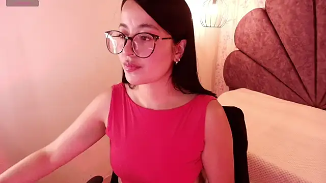 Snapshot of Lovely-martina chatting on December 20, 2025, 7:06 pm Lovely-martina online show from December 20, 2025, 7:06 pm