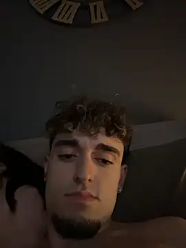 Snapshot of rich_papi chatting on December 14, 2025, 3:24 am rich papi online show from December 14, 2025, 3:24 am