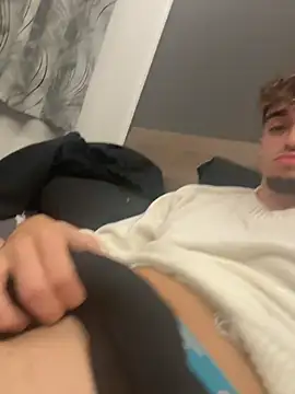 Snapshot of rich_papi chatting on December 15, 2025, 7:20 pm rich papi online show from December 15, 2025, 7:20 pm