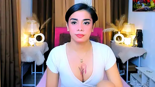 Snapshot of demsayhollywood555 chatting on December 18, 2025, 7:02 am demsayhollywood555 online show from December 18, 2025, 7:02 am