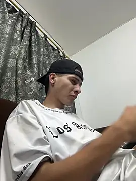 Snapshot of sam_hotttt_ chatting on July 8, 2026, 7:09 am sam hotttt online show from July 8, 2026, 7:09 am
