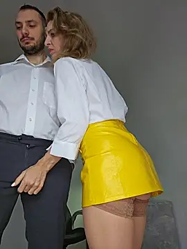 Snapshot of Lovebackground chatting on November 26, 2025, 8:03 am Lovebackground online show from November 26, 2025, 8:03 am