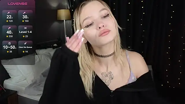 Snapshot of KianaVision chatting on December 21, 2025, 5:42 am KianaVision online show from December 21, 2025, 5:42 am