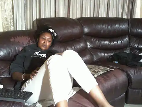 Caramel-goddess18 online show from March 25, 2026, 10:47 am