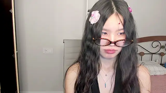 Snapshot of amiya_cute chatting on February 28, 2026, 5:01 pm amiya cute online show from February 28, 2026, 5:01 pm