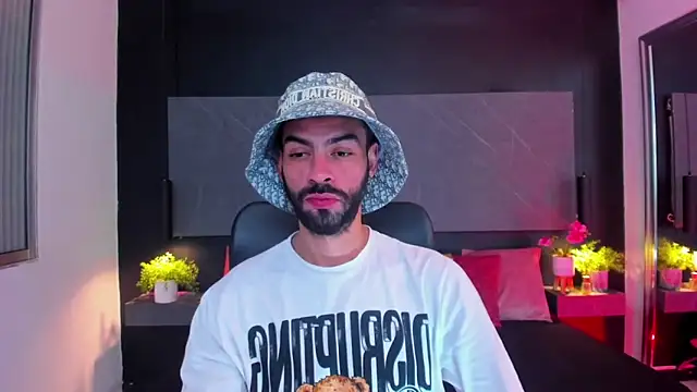 Snapshot of arcangel_harris chatting on February 23, 2026, 7:58 pm arcangel harris online show from February 23, 2026, 7:58 pm