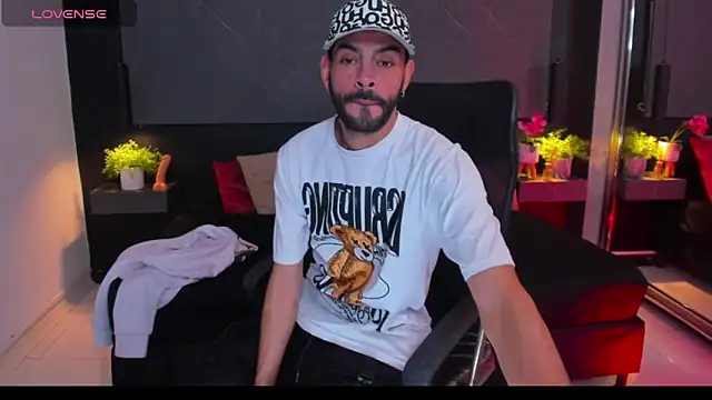 Snapshot of arcangel_harris chatting on February 19, 2026, 11:40 am arcangel harris online show from February 19, 2026, 11:40 am