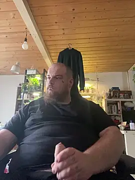 Snapshot of YoursxTruly chatting on February 20, 2026, 3:14 pm YoursxTruly online show from February 20, 2026, 3:14 pm