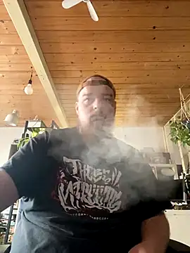 Snapshot of YoursxTruly chatting on January 8, 2026, 10:32 am YoursxTruly online show from January 8, 2026, 10:32 am