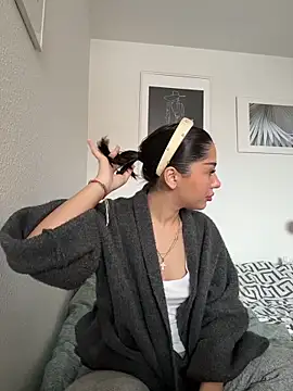 Snapshot of SilkyMira chatting on February 10, 2026, 9:19 am SilkyMira online show from February 10, 2026, 9:19 am