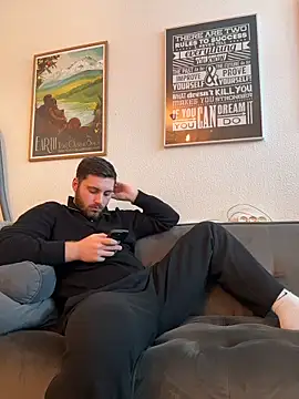 Snapshot of SilkyMira chatting on February 7, 2026, 9:28 am SilkyMira online show from February 7, 2026, 9:28 am