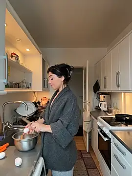 Snapshot of SilkyMira chatting on February 5, 2026, 12:01 pm SilkyMira online show from February 5, 2026, 12:01 pm