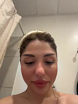 Snapshot of SilkyMira chatting on January 17, 2026, 2:31 pm SilkyMira online show from January 17, 2026, 2:31 pm