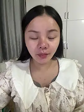 leo-kitty online show from April 10, 2026, 2:57 pm