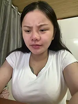 leo-kitty online show from April 2, 2026, 2:57 pm