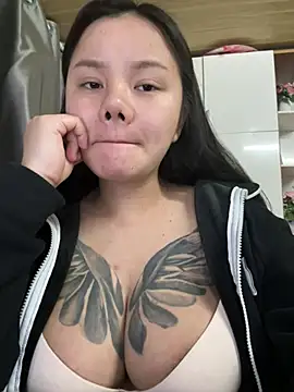 leo-kitty online show from February 9, 2026, 2:15 pm