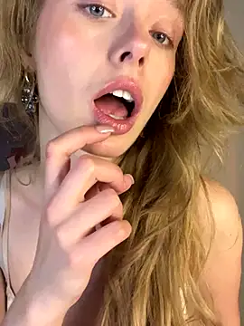 SunnyShiney online show from December 21, 2025, 11:49 pm