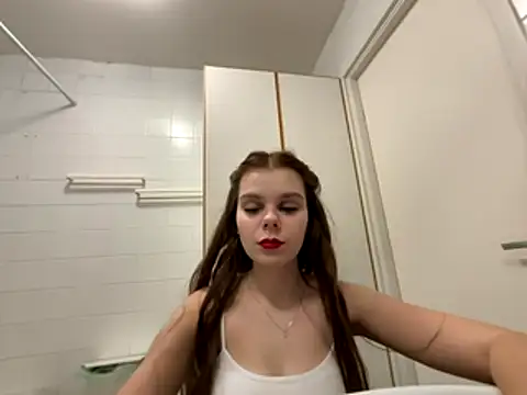 Snapshot of LeyaFlamy chatting on December 19, 2025, 7:49 pm LeyaFlamy online show from December 19, 2025, 7:49 pm