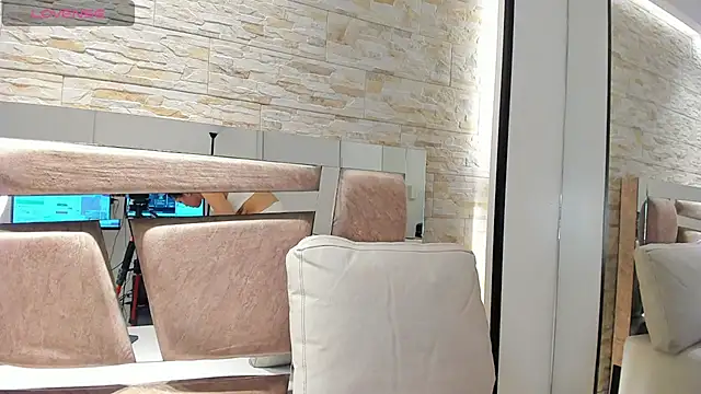 Snapshot of chloe_cortez chatting on December 14, 2025, 11:27 am chloe cortez online show from December 14, 2025, 11:27 am