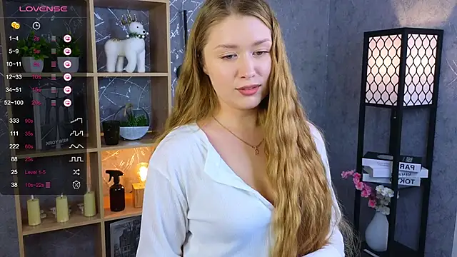 BreeDonelan online show from December 15, 2025, 2:50 am