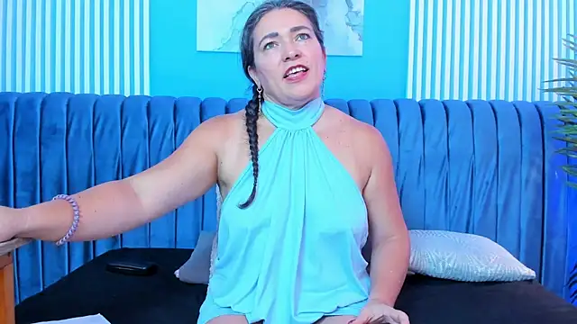 Snapshot of dahianeconnor chatting on April 29, 2026, 5:30 pm dahianeconnor online show from April 29, 2026, 5:30 pm
