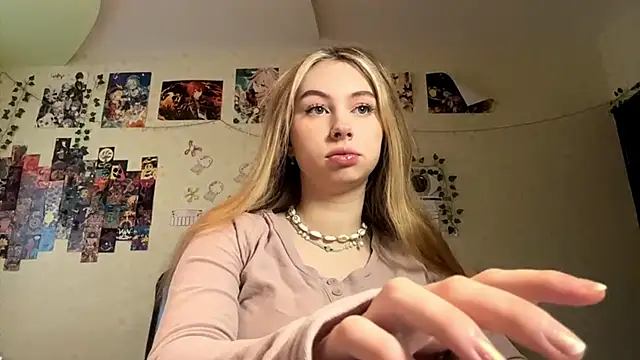 JanelBray online show from December 19, 2025, 12:07 pm