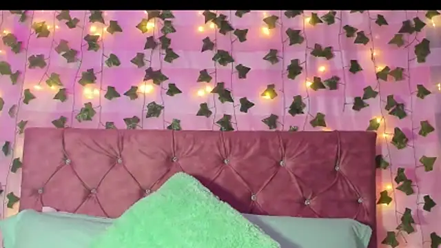 Ayla-marttinez online show from February 21, 2026, 1:18 am